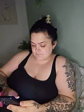 Snapshot of Saucy-Serenity chatting on June 20, 2026, 8:58 pm Saucy-Serenity online show from June 20, 2026, 8:58 pm