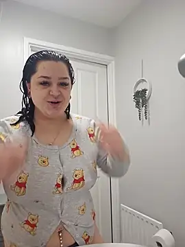 Saucy-Serenity online show from February 14, 2026, 1:44 pm