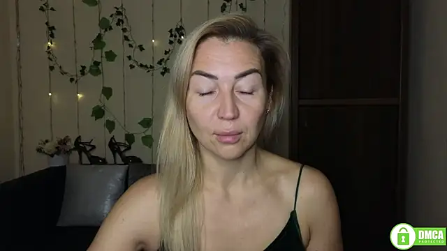 Kiss julli88I online show from November 4, 2025, 6:22 pm