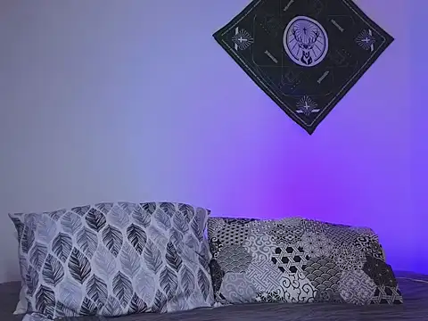 samevansx  online show from October 16, 2025, 2:25 pm