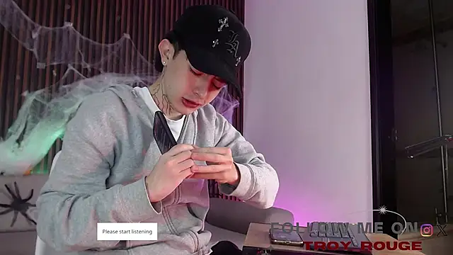 troy rouge online show from October 22, 2025, 7:35 pm