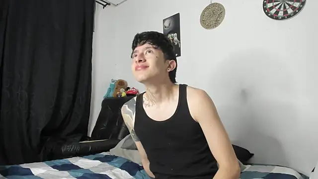 Snapshot of troy_rouge chatting on February 5, 2026, 11:28 am troy rouge online show from February 5, 2026, 11:28 am