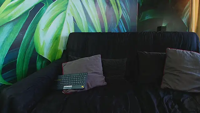 LukeCrews online show from September 18, 2025, 7:28 pm