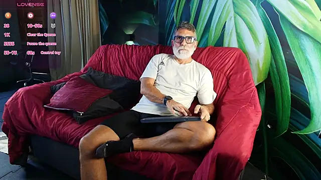 LukeCrews online show from October 2, 2025, 7:06 pm