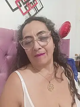 AlessandraLeroy online show from April 18, 2026, 2:36 am