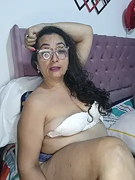 Snapshot of AlessandraLeroy chatting on February 27, 2026, 1:50 am AlessandraLeroy online show from February 27, 2026, 1:50 am