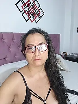 Snapshot of AlessandraLeroy chatting on February 22, 2026, 2:14 am AlessandraLeroy online show from February 22, 2026, 2:14 am