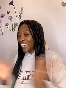 Nahomy gree online show from December 2, 2025, 5:20 am