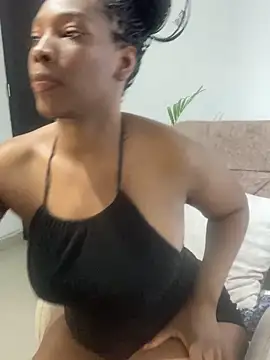 Snapshot of Nahomy_gree chatting on February 24, 2026, 2:01 am Nahomy gree online show from February 24, 2026, 2:01 am