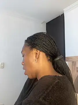 Snapshot of Nahomy_gree chatting on March 25, 2026, 7:13 pm Nahomy gree online show from March 25, 2026, 7:13 pm