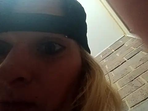 Snapshot of KITTYBOOBOOFUXX chatting on July 21, 2026, 10:49 am KITTYBOOBOOFUXX online show from July 21, 2026, 10:49 am