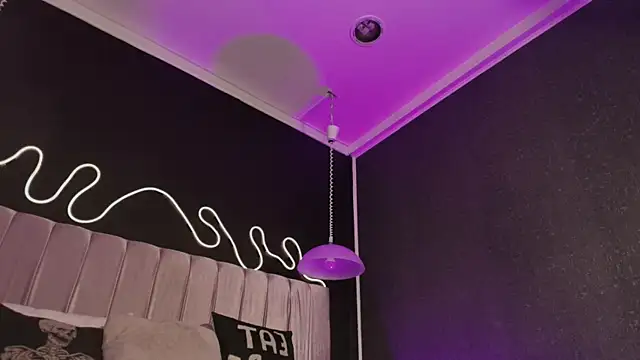 Zhally Dee online show from February 11, 2026, 7:36 pm