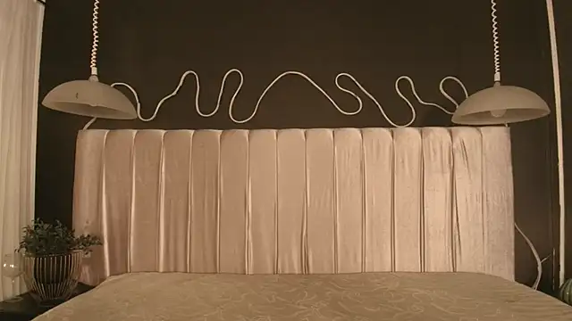 Zhally Dee online show from February 19, 2026, 7:55 pm