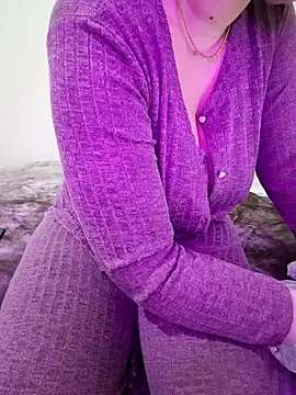 Snapshot of queen_belisima1 chatting on November 28, 2025, 8:42 pm queen belisima1 online show from November 28, 2025, 8:42 pm