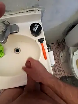 Snapshot of BlazeBennettXxxxxx chatting on April 3, 2026, 2:45 pm BlazeBennettXxxxxx online show from April 3, 2026, 2:45 pm