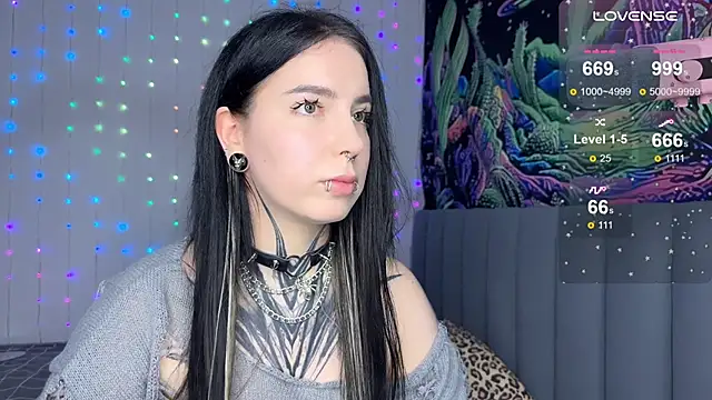 Snapshot of yourvodka chatting on December 23, 2025, 4:45 am yourvodka online show from December 23, 2025, 4:45 am