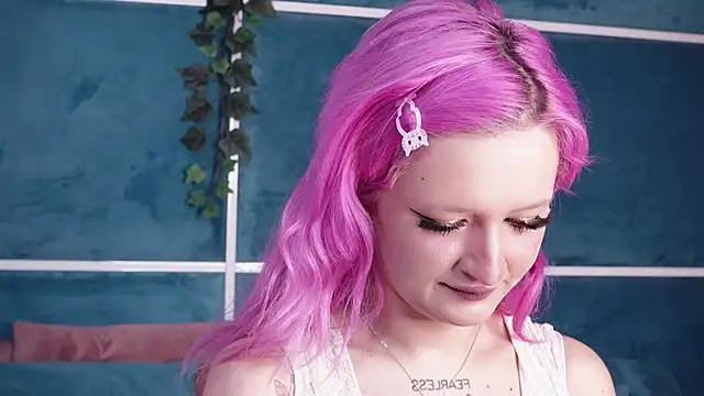 SunnyGlow online show from October 17, 2025, 4:38 am