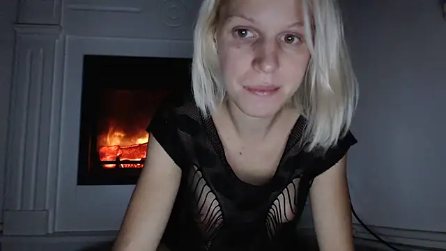 Snapshot of ElssaRush chatting on November 2, 2025, 6:24 pm ElssaRush online show from November 2, 2025, 6:24 pm