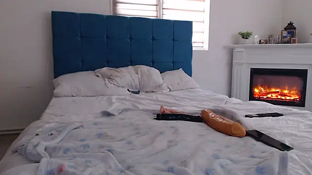 Snapshot of ElssaRush chatting on October 28, 2025, 1:43 pm ElssaRush online show from October 28, 2025, 1:43 pm