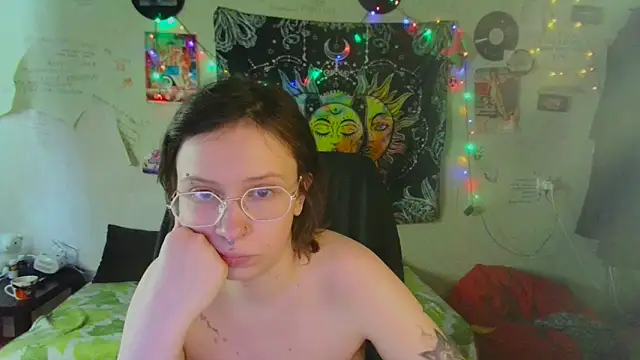 Snapshot of Lil_foxxx chatting on March 24, 2026, 6:57 am Lil foxxx online show from March 24, 2026, 6:57 am