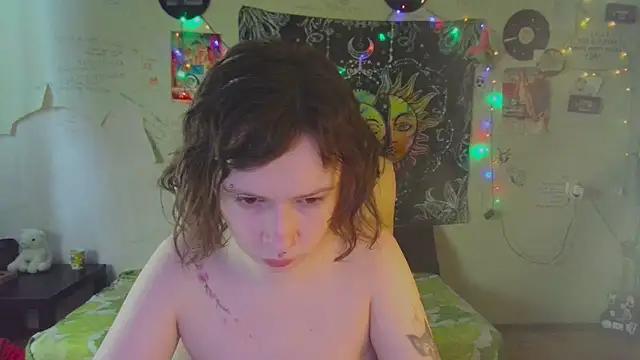 Snapshot of Lil_foxxx chatting on March 13, 2026, 6:40 am Lil foxxx online show from March 13, 2026, 6:40 am