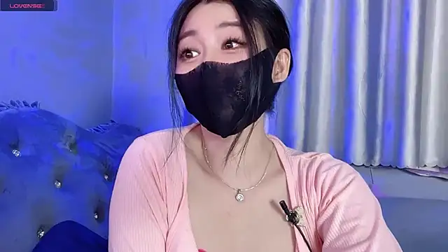 Snapshot of MI_KA22 chatting on October 6, 2025, 4:30 pm MI KA22 online show from October 6, 2025, 4:30 pm