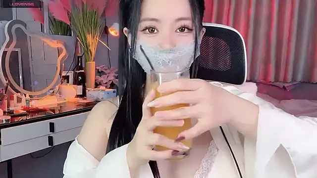 Snapshot of MI_KA22 chatting on October 23, 2025, 7:07 am MI KA22 online show from October 23, 2025, 7:07 am