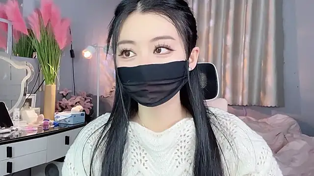 Snapshot of MI_KA22 chatting on November 4, 2025, 6:06 am MI KA22 online show from November 4, 2025, 6:06 am