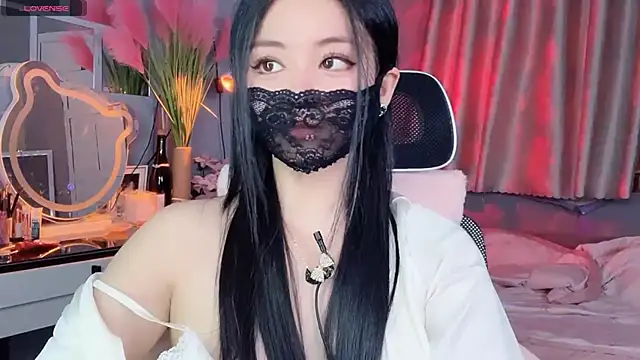 Snapshot of MI_KA22 chatting on October 22, 2025, 7:02 pm MI KA22 online show from October 22, 2025, 7:02 pm