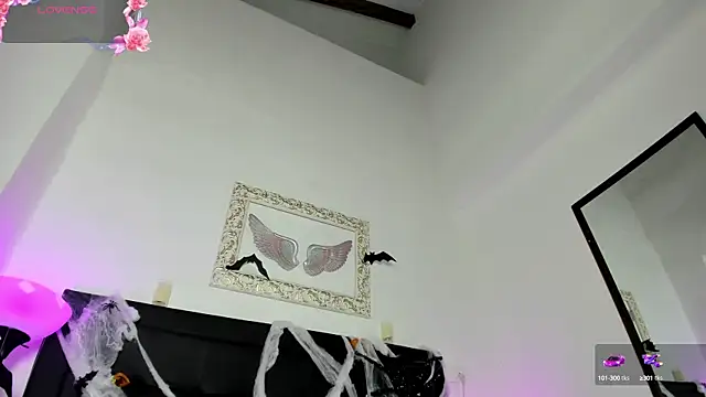 Snapshot of Lola_Blondie chatting on October 10, 2025, 12:06 pm Lola Blondie online show from October 10, 2025, 12:06 pm