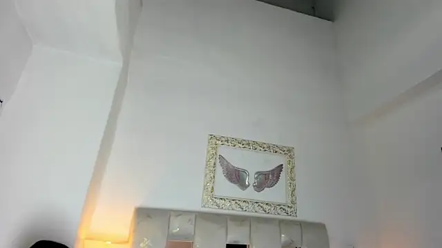 Snapshot of Lola_Blondie chatting on November 19, 2025, 12:05 pm Lola Blondie online show from November 19, 2025, 12:05 pm