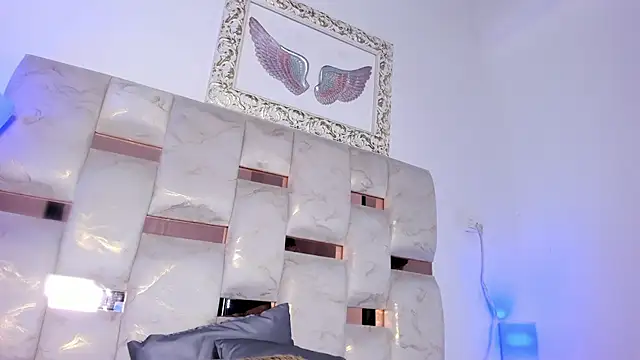 Snapshot of Lola_Blondie chatting on November 26, 2025, 12:27 pm Lola Blondie online show from November 26, 2025, 12:27 pm