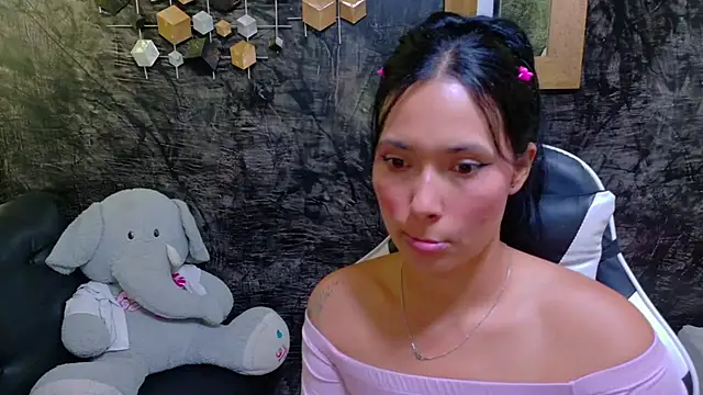  LiilyWong online show from July 26, 2026, 4:08 am