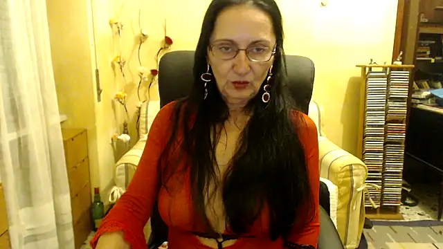 Snapshot of RobertaFox69 chatting on December 5, 2025, 8:17 pm RobertaFox69 online show from December 5, 2025, 8:17 pm
