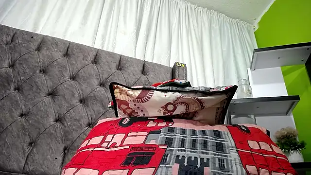 Snapshot of ANA-BULLOCK- chatting on November 23, 2025, 12:04 pm ANA-BULLOCK- online show from November 23, 2025, 12:04 pm