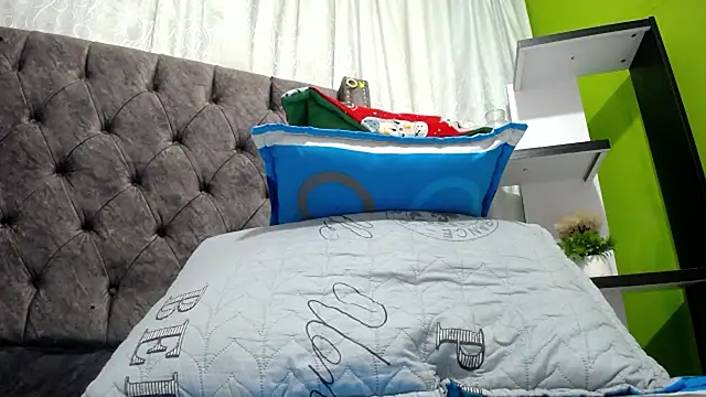 Snapshot of ANA-BULLOCK- chatting on December 2, 2025, 11:56 am ANA-BULLOCK- online show from December 2, 2025, 11:56 am