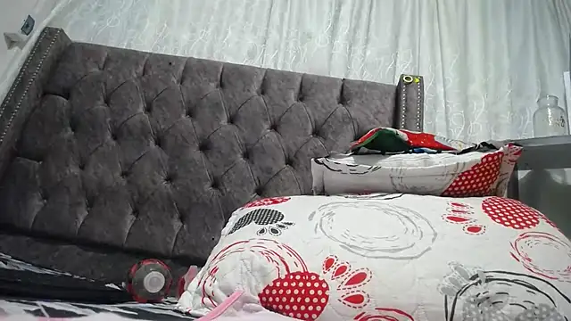 Snapshot of ANA-BULLOCK- chatting on December 15, 2025, 12:11 pm ANA-BULLOCK- online show from December 15, 2025, 12:11 pm