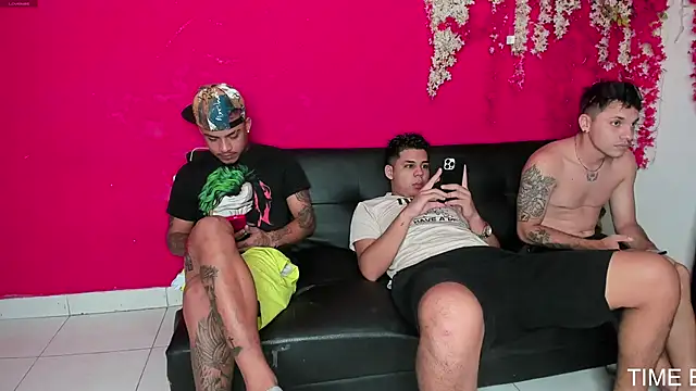 Snapshot of hot_dirty_paradise_66 chatting on December 19, 2025, 7:05 pm hot dirty paradise 66 online show from December 19, 2025, 7:05 pm