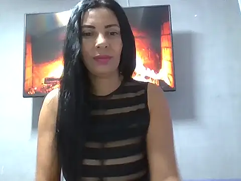 Snapshot of DaphneRosses chatting on September 10, 2025, 2:05 pm DaphneRosses online show from September 10, 2025, 2:05 pm