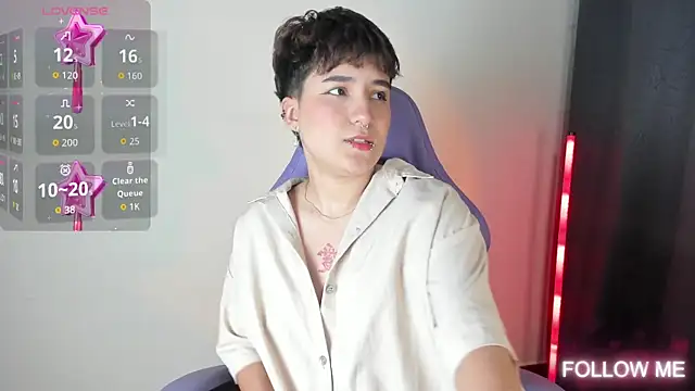 emma cute7 online show from November 19, 2025, 3:06 am