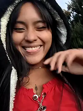 bella warzon online show from October 2, 2025, 10:46 pm
