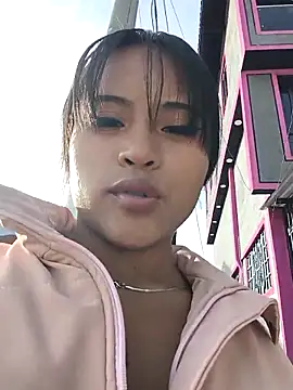 bella warzon online show from October 19, 2025, 9:17 pm