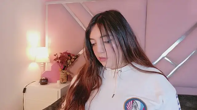 Roxanediaz online show from September 30, 2025, 8:59 pm