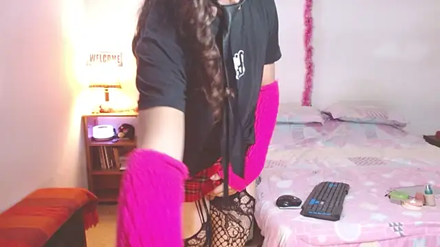 cute femboy420 online show from November 12, 2025, 12:26 am