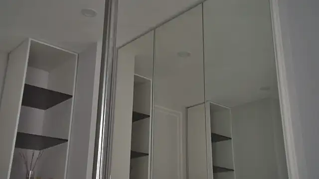 MiraBliss online show from April 19, 2026, 6:10 pm