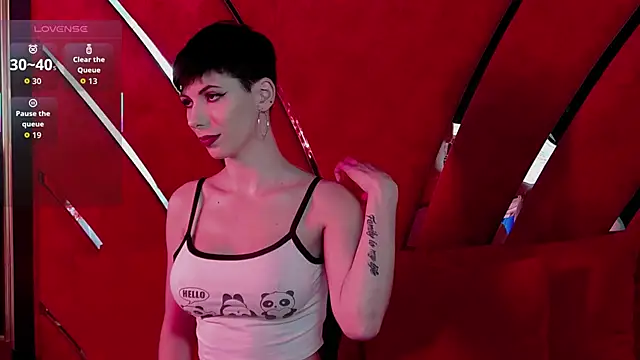 Snapshot of Roxxy_Rouge chatting on November 30, 2025, 5:47 pm Roxxy Rouge online show from November 30, 2025, 5:47 pm