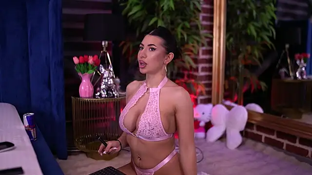 TanyaVonDe online show from February 4, 2026, 6:58 pm