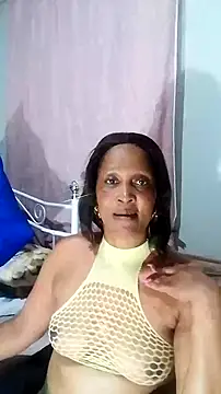 Snapshot of JuicyBigClitt chatting on October 17, 2025, 7:59 pm JuicyBigClitt online show from October 17, 2025, 7:59 pm