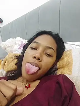 Snapshot of willow_smitt chatting on February 19, 2026, 1:46 am willow smitt online show from February 19, 2026, 1:46 am