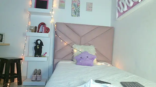 eva sin18 online show from April 12, 2026, 12:03 am